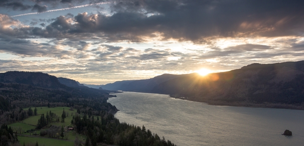 First sunrise of spring over the Columbia River WAOR 