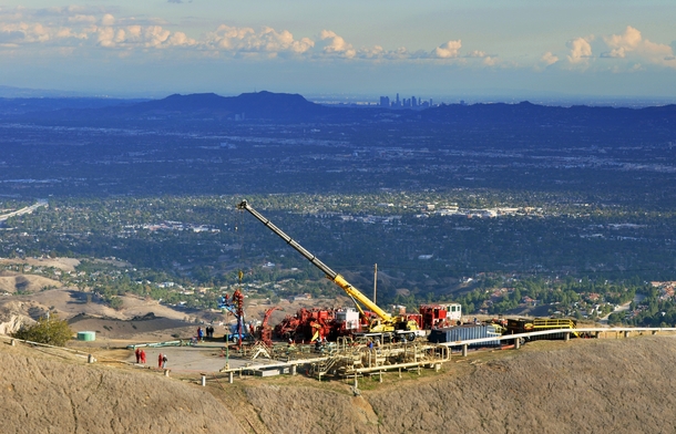 Fixing a pipeline gas leak Los Angeles 