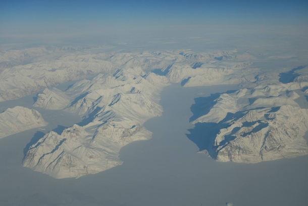 Flying over the ice of Greenland 