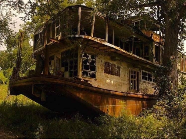 Forgotten riverboat along the Mississippi River Mamie S Barret