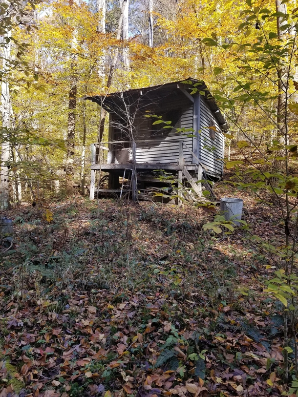 Found this abandoned building at a state park in Hocking Hills Ohio 