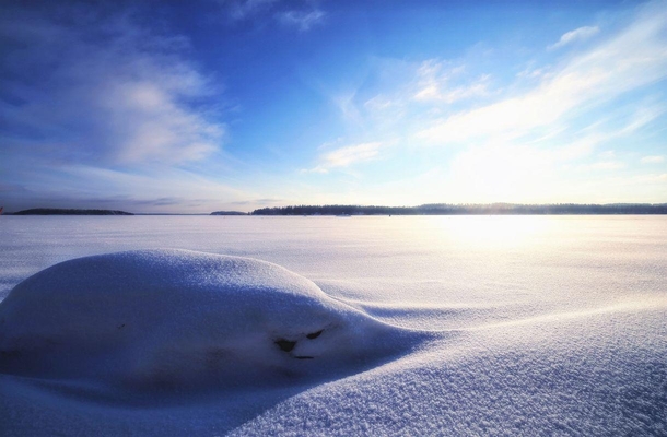 Frozen lake Lake Nsijrvi Finland 