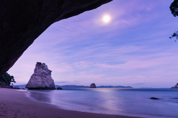 Full moon at Cathedral Cove 