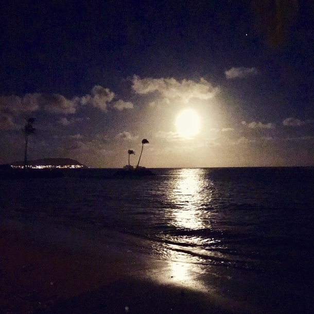 Full Moon  Hawaii