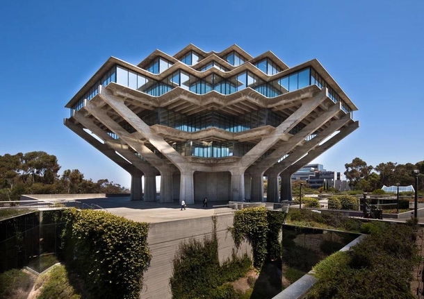 Geisel Library UCSD Photo by Darren Bradley x
