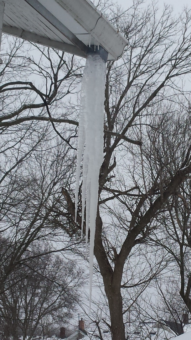 Giant icicle on my roof 