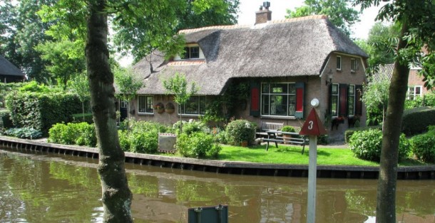 Giethoorn Netherlands  - I know how much you all love villages without roads