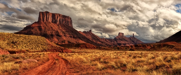 Golden Moab Utah  Photo by Jeff Clow xpost from rUnitedStatesofAmerica
