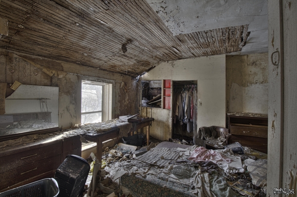 Heavily Decayed Bedroom in An Abandoned Ontario Time Capsule House 