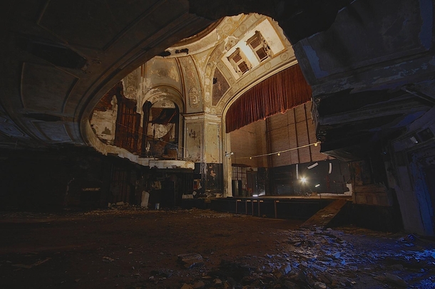 Hollow Remains of a Grandiose Theatre 