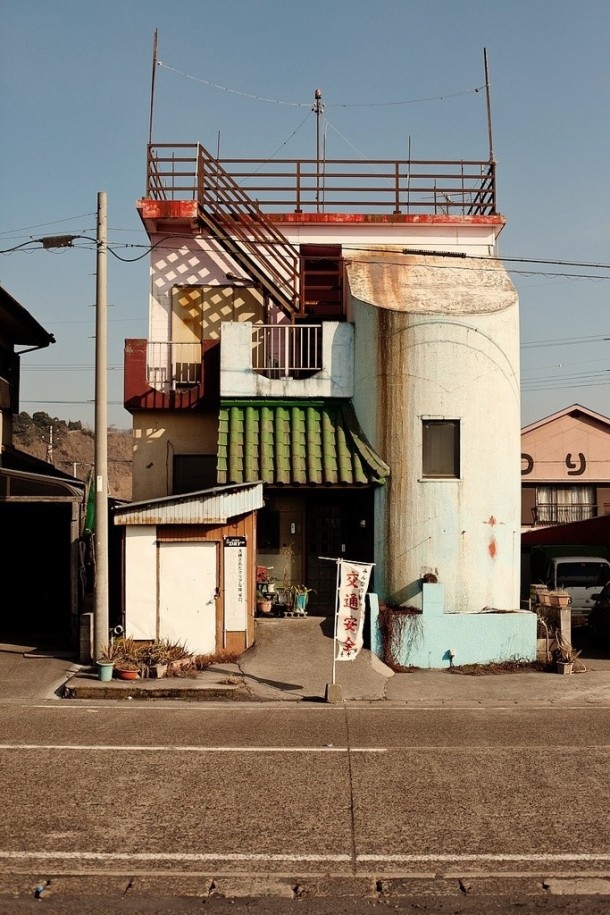 House in Japan photo by Matthew Bednarik 