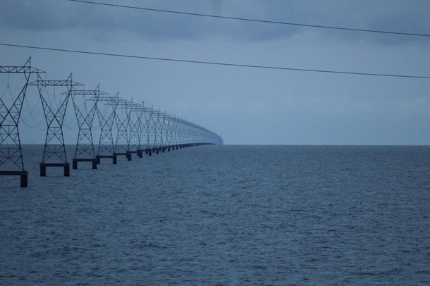 How the power lines at Lake Pontchartrain Louisiana USA simply and clearly show the curvature of the Earth