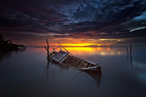Hum fishing boat in Indonesia by Peter Paulize 