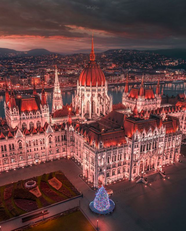 Hungarian Parliament Building was designed by Hungarian architect Imre Steindl in neo-Gothic style and opened in 