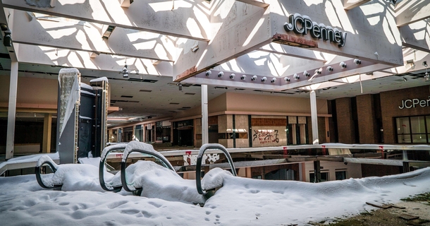 I cant get over the Rolling Acres Mall in Akron Ohio that has been abandoned since Halloween 