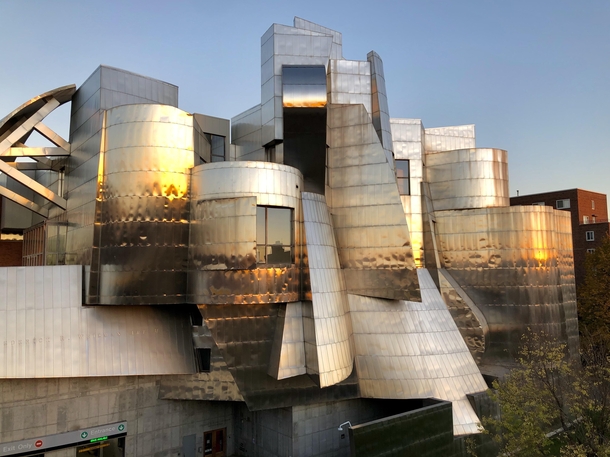 I enjoyed a view this evening of the Weisman Art Museum  designed by Frank Gehry  Minneapolis 