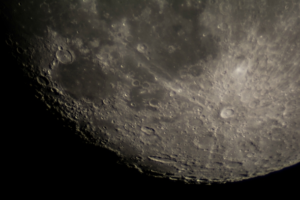 I got the awesome opportunity to mount my slr onto a meter refractor-telescope with cm lens diameter to shoot the plastic lunar surface 