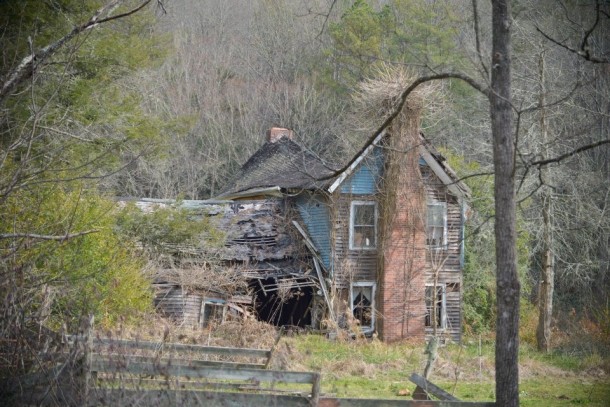 I hear you guys like abandoned things I found a house 