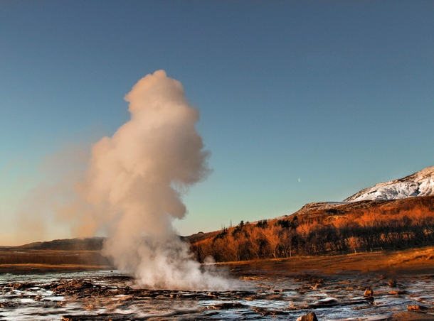 Icelandic geyser  x  OC