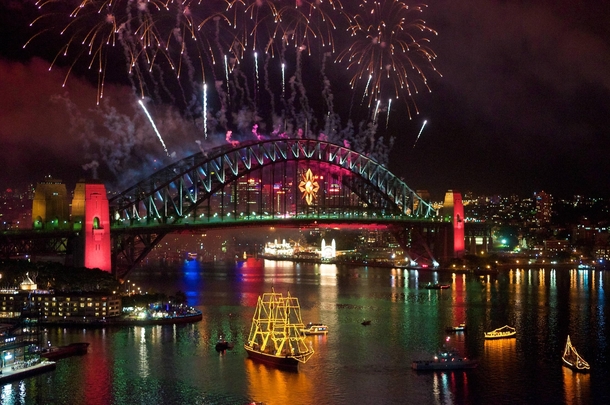 Impressive fireworks over Sydney Harbour 