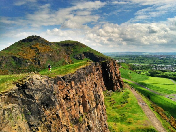 In the heart of the city we find nature Holyrood Park Edinburgh - Photorator