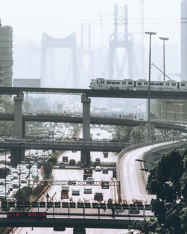 Infrastructure cluster in Chongqing Photo by Zhu Wenqiao 