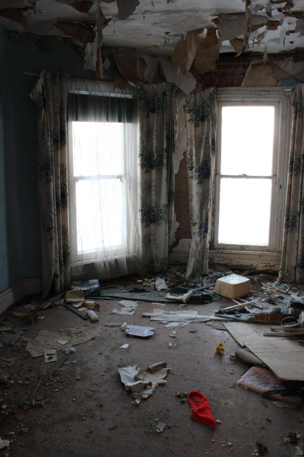 Inside the one house they couldnt demolish in front of a new development US 