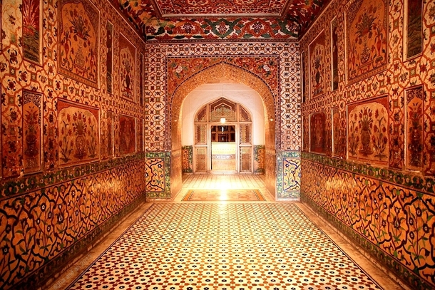 Inside the tomb of Mughal Emperor Jehangir - Lahore Pakistan 