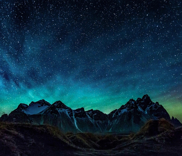 Intense green Airglow over the mountains of Vestrahorn Iceland 