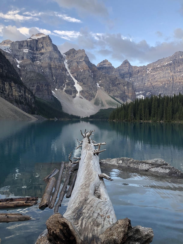 It was my turn to visit Lake Moraine in Reddit National Park Banff NP OC x