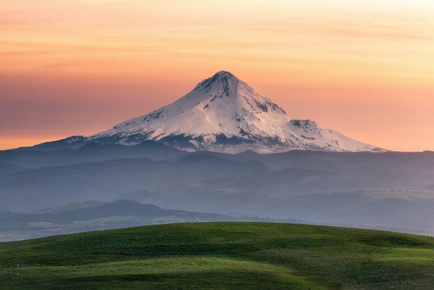 Its all good in the Hood Mount hood shot at sunset just before sunset from the Washington side of the gorge OregonWashington OC  IG johnperhach_photos_