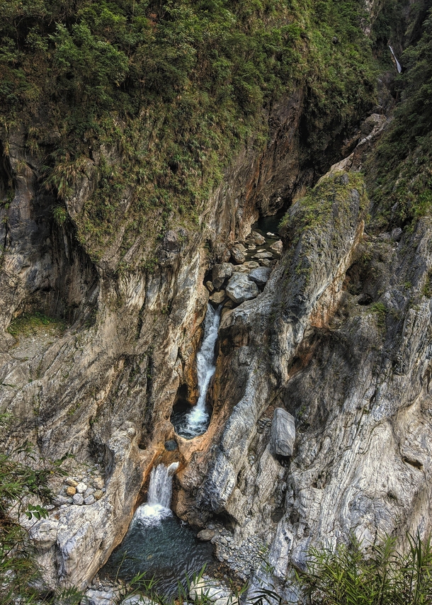 Kelan Creek Waterfall Tunnel of Nine Turns Jiuqudong Taroko National Park Taiwan 