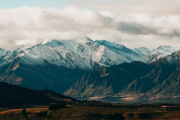 Lake Hawea under the Southern Alps 