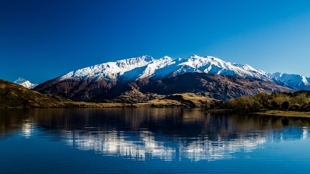 Lake Wanaka with Mount Alta as backdrop NZ 