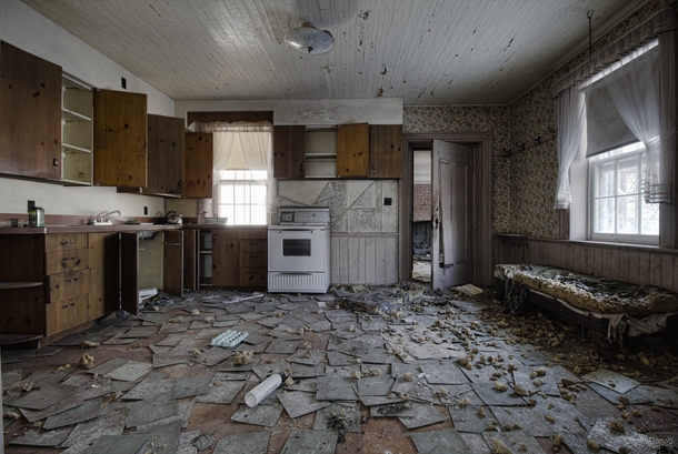Large Decaying Kitchen Inside an Abandoned Ontario Farm House 