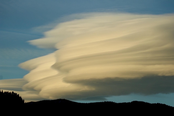 lenticular clouds in Colorado