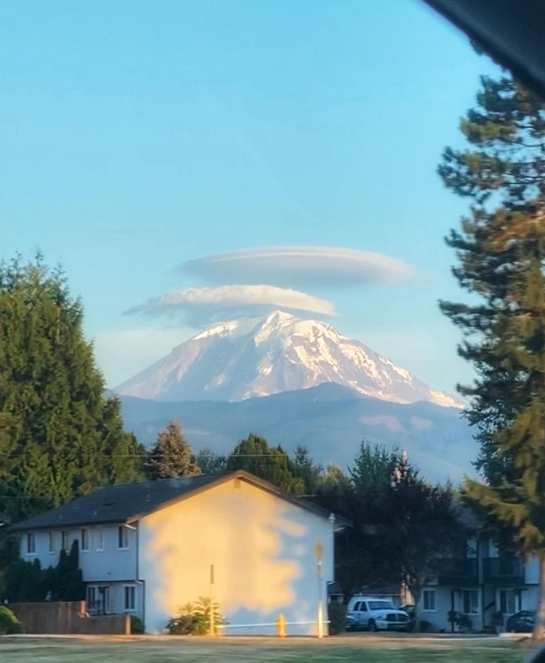 Lenticular clouds over Mt Rainier on a gorgeous day in WA