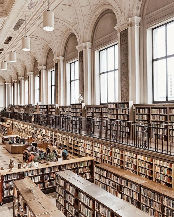 Library in Philadelphia x