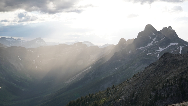 Light Pouring Into the Valley - Valhalla Provincial Park 