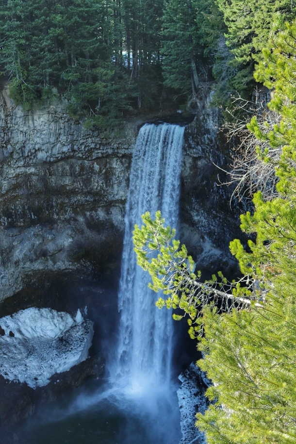 Little waterfall in Canada 