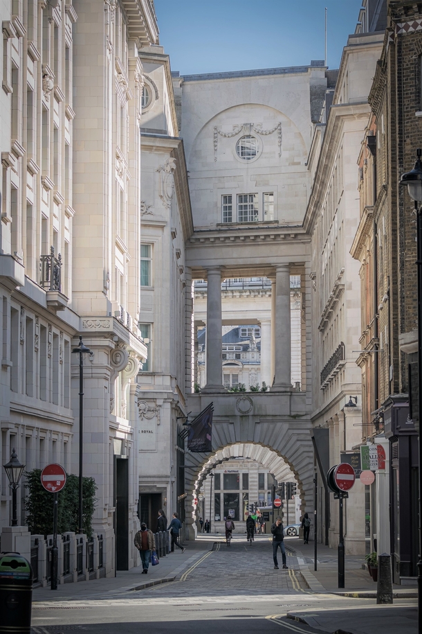 London Arch Beauty