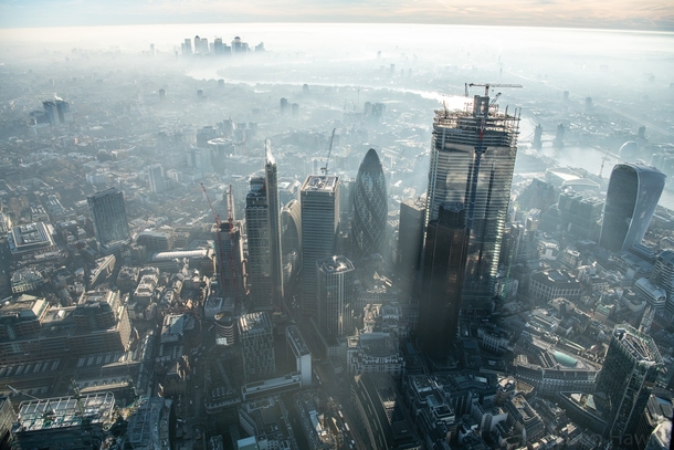 London Morning Mist By Jason Hawkes httpstwittercomjasonhawkesphot