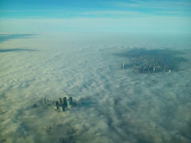 London through the fog - Photorator