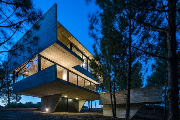 Luciano Kruk House made of Wood Formed Concrete 