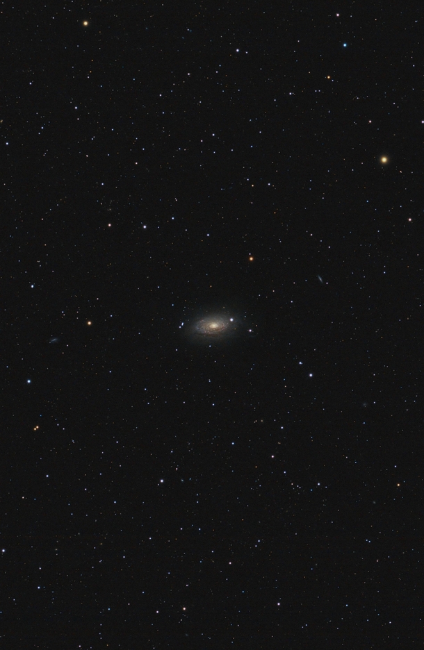 M Sunflower galaxy and its foreground
