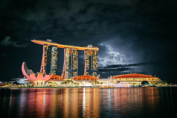 Marina Bay Sands - Orange Dazzle Singapore Photo by Tobias Reich
