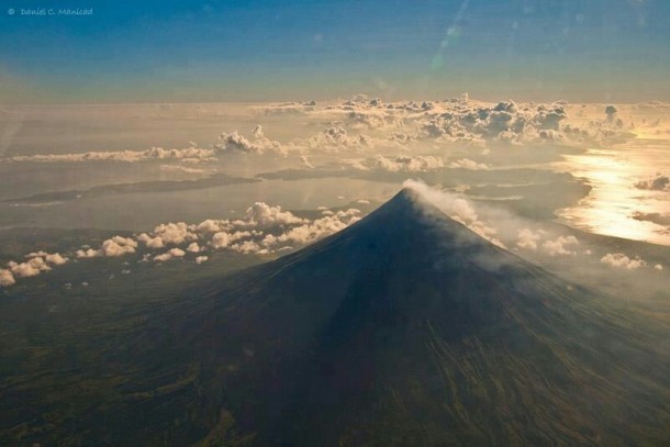 Mayon Volcanos Perfect Cone Bicol The Philippines 