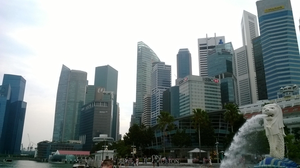 Merlion and skyline of Singapore 
