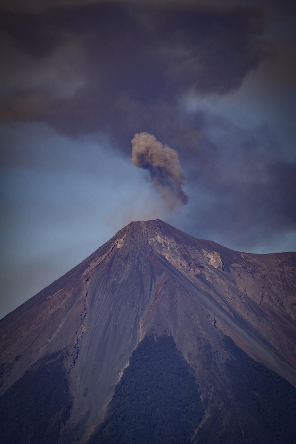 Mini eruptions every  minutes from volcn de fuego in Guatemala 