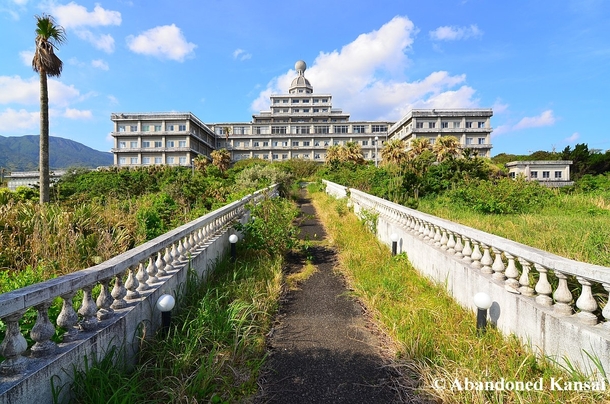 Most beautiful abandoned hotel in Japan 